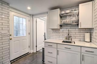 Ski and Hike Cozy Dtwn Reno Studio with Fireplace - 5