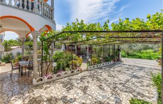 Stunning Apartment In Medulin With Wifi - Medulin - 1