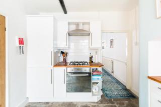 Shakespeare House Town Centre FREE Parking - 1