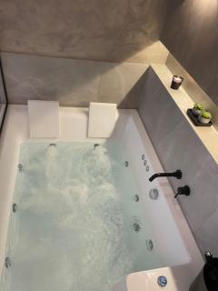 Jacuzzi Suite Ladadika - Salonicco - 4