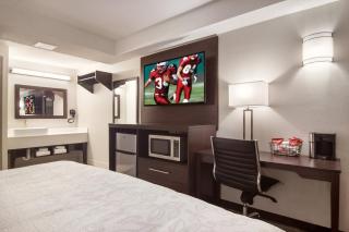 Red Roof Inn PLUS & Suites Erie - Erie - 1