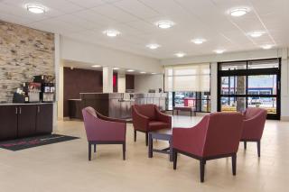 Red Roof Inn PLUS & Suites Erie - Erie - 4