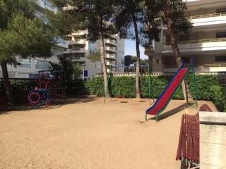 Apartamento centrico y con piscina a 5 min. playa - Salou - 8