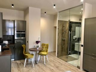 Silver Dawn Apartments - Szeged - 8