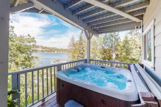 Spectacular Lake Front Home - 6