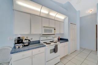 Tropical Retreat - Yonkers - 4