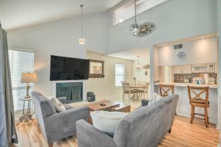 Myrtle Beach Condo Balconies, Walk to Beach! - 7