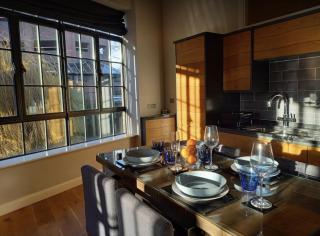 Stunning 5* location front line river with parking - 7