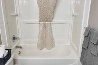 Spacious 2-bedroom apartment - Camrose - 6
