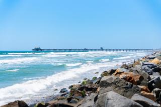BEACHFRONT COTTAGE UPPER UNIT - Oceanside - 6