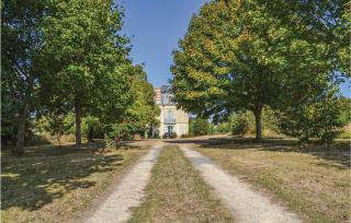 Gorgeous Home In Mouterre-Silly - 3