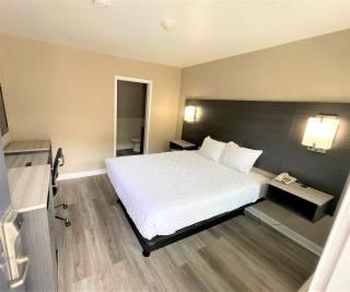 Shangri-La Motel - Seekonk - 6