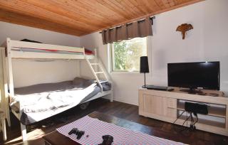 Amazing Home In Uddevalla With Kitchen - Uddevalla - 8