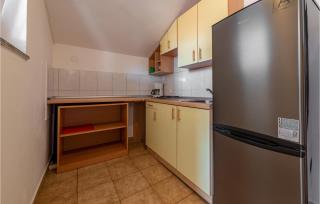 2 Bedroom Gorgeous Apartment In Vir - Vir - 8