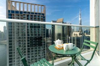 Vacay Lettings - Burj Khalifa & Canal view Studio at Damac Prive - Dubai - 0