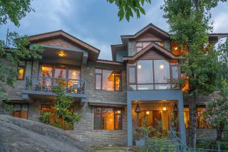 StayVista at The Waterwillow with Valley View - Manāli - 0