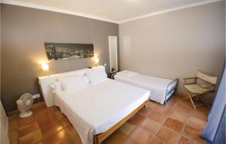 Amazing Home In Caumont Sur Durance - 4