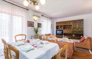 2 Bedroom Nice Apartment In Viskovo - Viskovo - 8