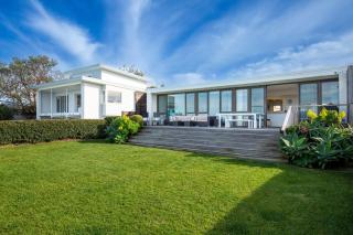 Azure Absolute Beachfront I Pet Friendly - 7
