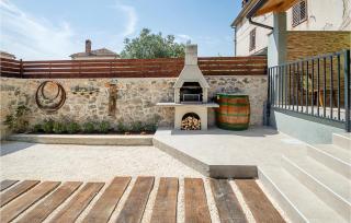 Amazing Home In Sikici With Wifi - Šikići - 4