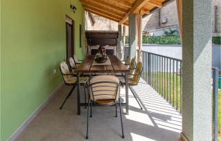 Amazing Home In Sikici With Wifi - Šikići - 2