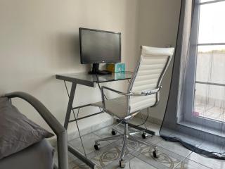 Parkplätze, Einzelbetten, 2 Balkone, fast Wi-Fi 100 Mbit, Homeoffice, Aufzug, lichtdurchflutet, Panoramablick - 1