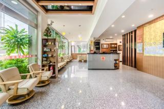 lightness Station Inn - 2