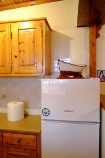 House with nice yard in downtown Aegina - 8