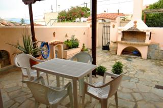 House with nice yard in downtown Aegina - 6