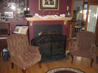 Phoenix House B&B - Stettler - 2