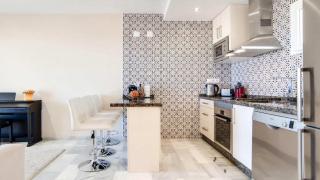 Alta Loma 2 by Rafleys - Modern 1BR Apartment with Stunning Views - 4