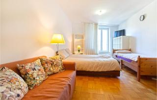 Lovely Apartment In Portoroz With Wifi - 0