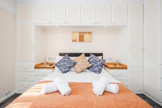 MPL Apartments - Woodside House by Harry Potter Studios - Watford - 9