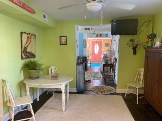 BEACH HAVEN Dog friendly farmette Great for 2 couples - 4