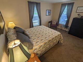 The Estate Loft in Downtown Milford - Milford - 5