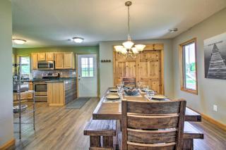 Rural Harrys House with Fire Pit on 20 Acres - 3