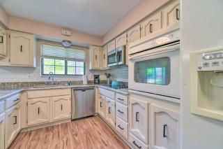 Cozy West Bloomfield Home - Fishing Nearby! - 1