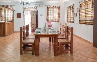 Beautiful Home In El Coronil - 1
