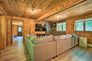 Wilmington Chalet with Hot Tub Less Than 8 Mi to Mount Snow! - 5