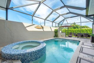 Vacation home with pool. 4 bedrooms. Sleeps 10 - Naples - 7