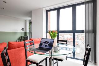 Stunning 2 bed apt with free parking close to CC - Manchester - 5