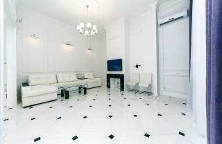 Luxury beatiful apartment on Pyshkinska street - Kiev - 8