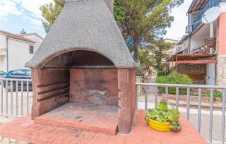 Pet Friendly Apartment In Pirovac - Pirovac - 4