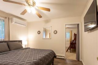 Cozy Poconos Ranch Home with Pool Access, Near Lake! - 5