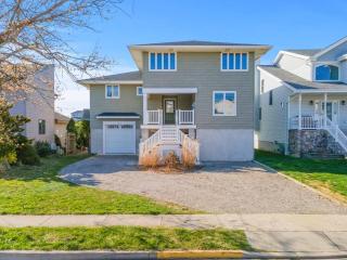 Brand New Fully Renovated Waterfront Property with Outdoor Bar & Firepit - 7