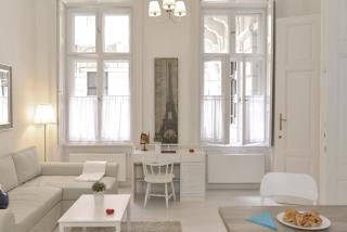 Paris Apartment - Budapest - 0