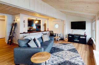 Dark Harbour Cottage - 9
