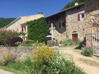 Charmant gîte avec poêle à bois, terrasse et jardin, sentiers rando, 1 chambre + mezzanine - FR-1-496-256 - 3