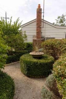 COOKS HOUSE - 4 BEDROOM WEATHERBOARD IN LAURISTON - Lauriston - 1