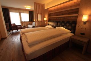 Dolasilla Mountain Panoramic Wellness Hotel - La Villa - 7